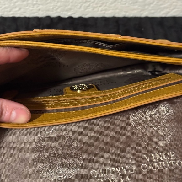 Vince Camuto Hannah Messenger Yellow Shoulder Bag - Picture 11 of 13